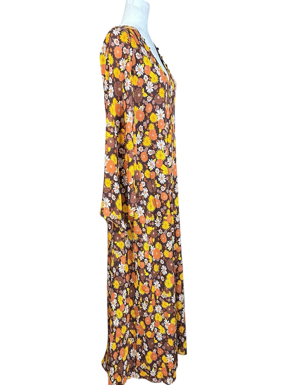 NEW The Hippie Shake Boho Maxi Dress 6 Daisies Trumpet Sleeves Retro Flowy - Picture 3 of 14